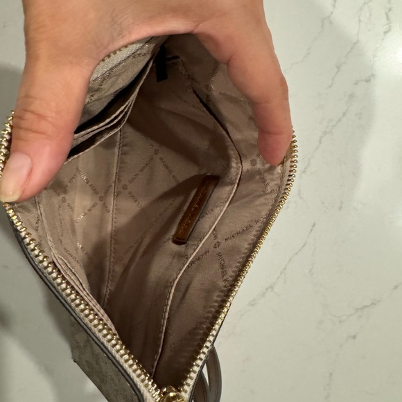 Brand New Michael Kors Jet Set Charm wristlet. - Picture 3 of 6